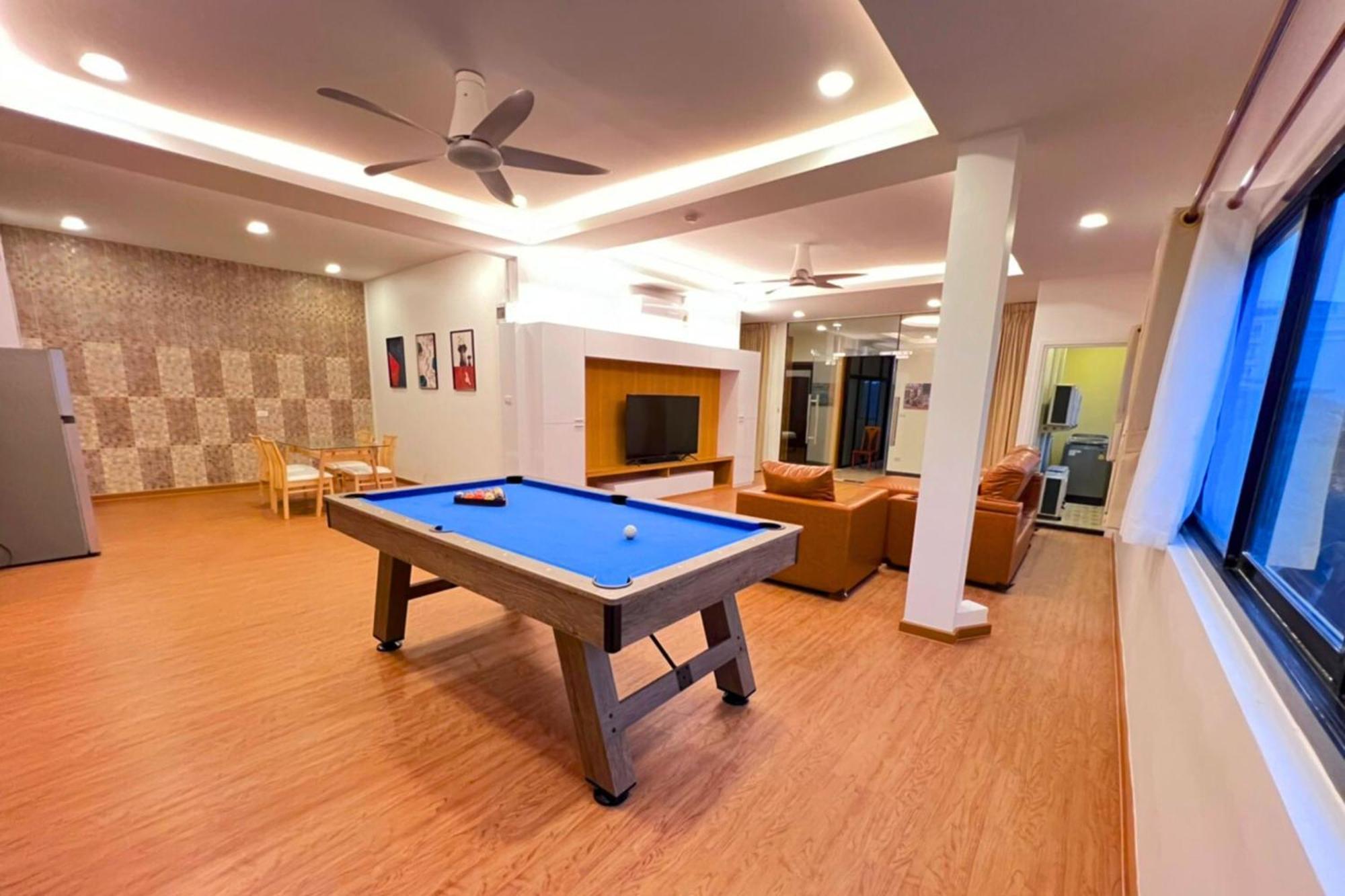 The Lodge Pattaya Esterno foto